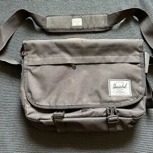 Herschel computer bag